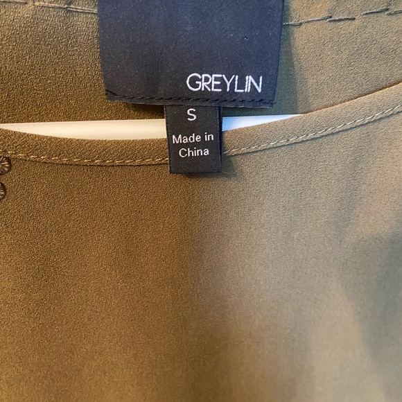 Greylin long sleeve polyester blouse- EUC size sm - Picture 4 of 9